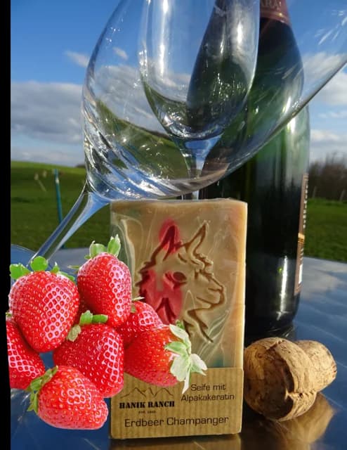 Natur Alpaka Seife "Champagner Erdbeere"